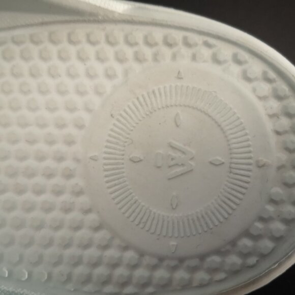 2 / $30.00 - Totes Every Wear Ladies Size 7 Mint Green Thong Flip Flop Sandals - Picture 4 of 6